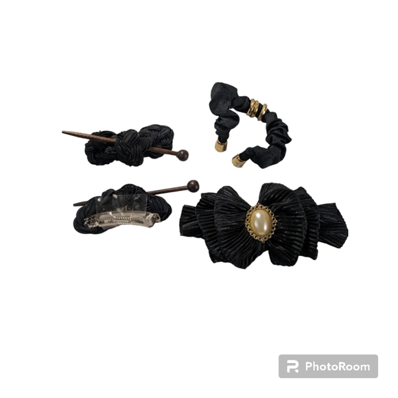 Accessories - Black Hair Clips. Hair Accessories. 4 Pieces.
